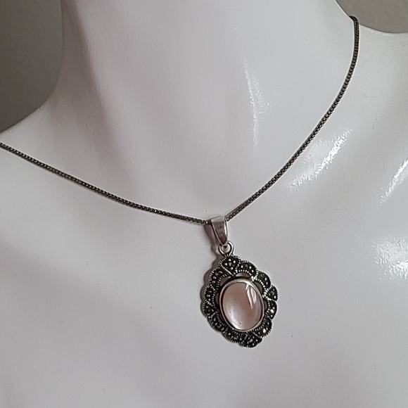 Vintage Grey Marcasite Crystal Shell Pearl Centre Pendant Necklace - Picture 7 of 12